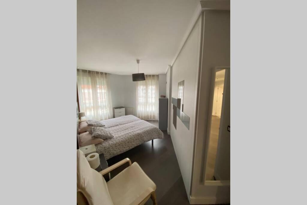 Apartamento Argenta Кастро-Урдиалес Екстериор снимка